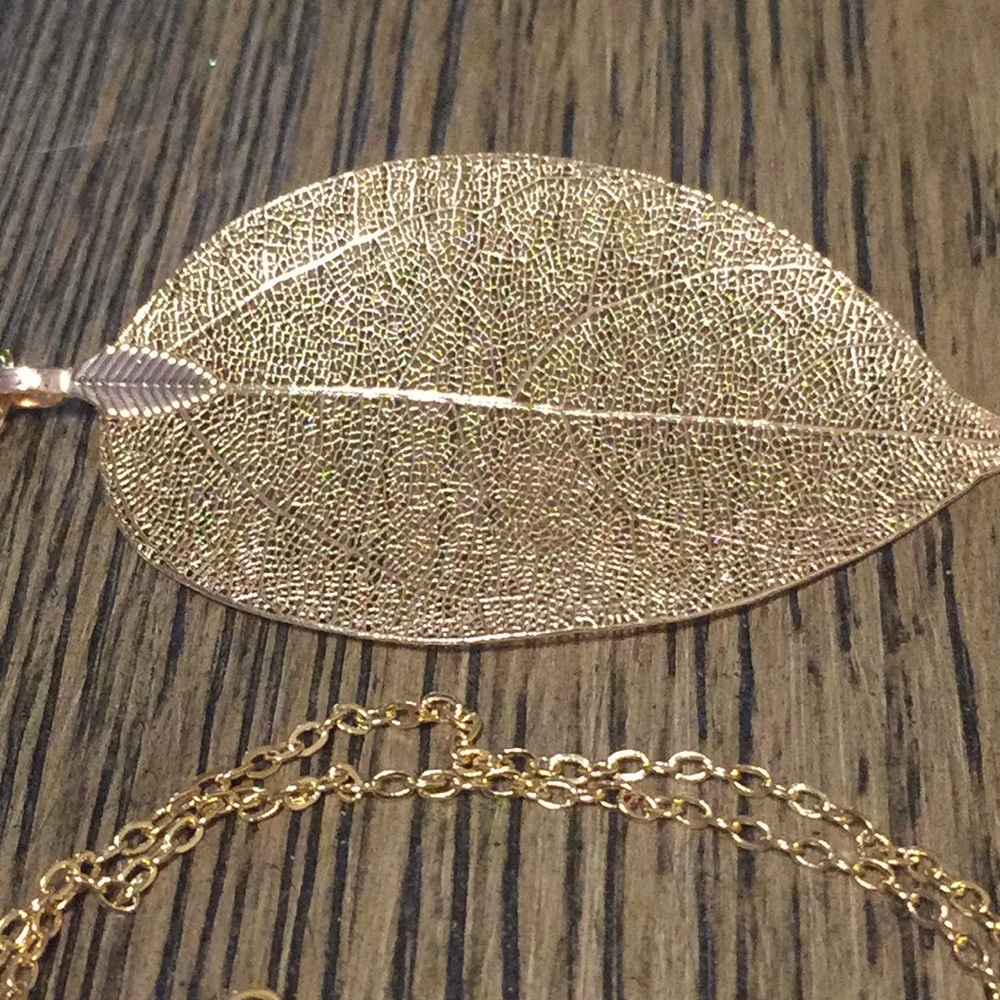 Leaf necklace - Picture 2 of 7